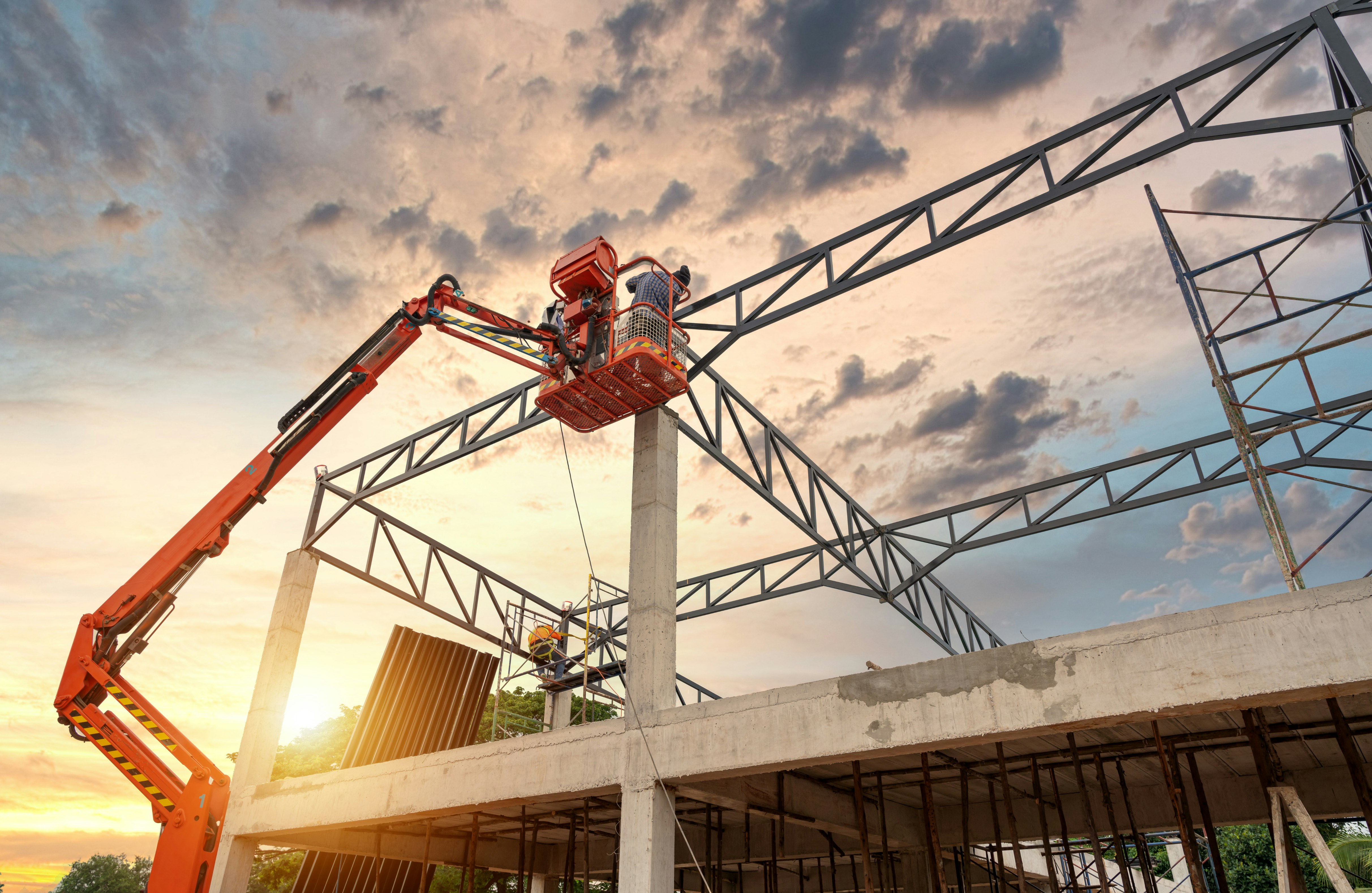 Aerial Lifts in Industrial and Construction Environments: Types of Lifts and Their Hazards