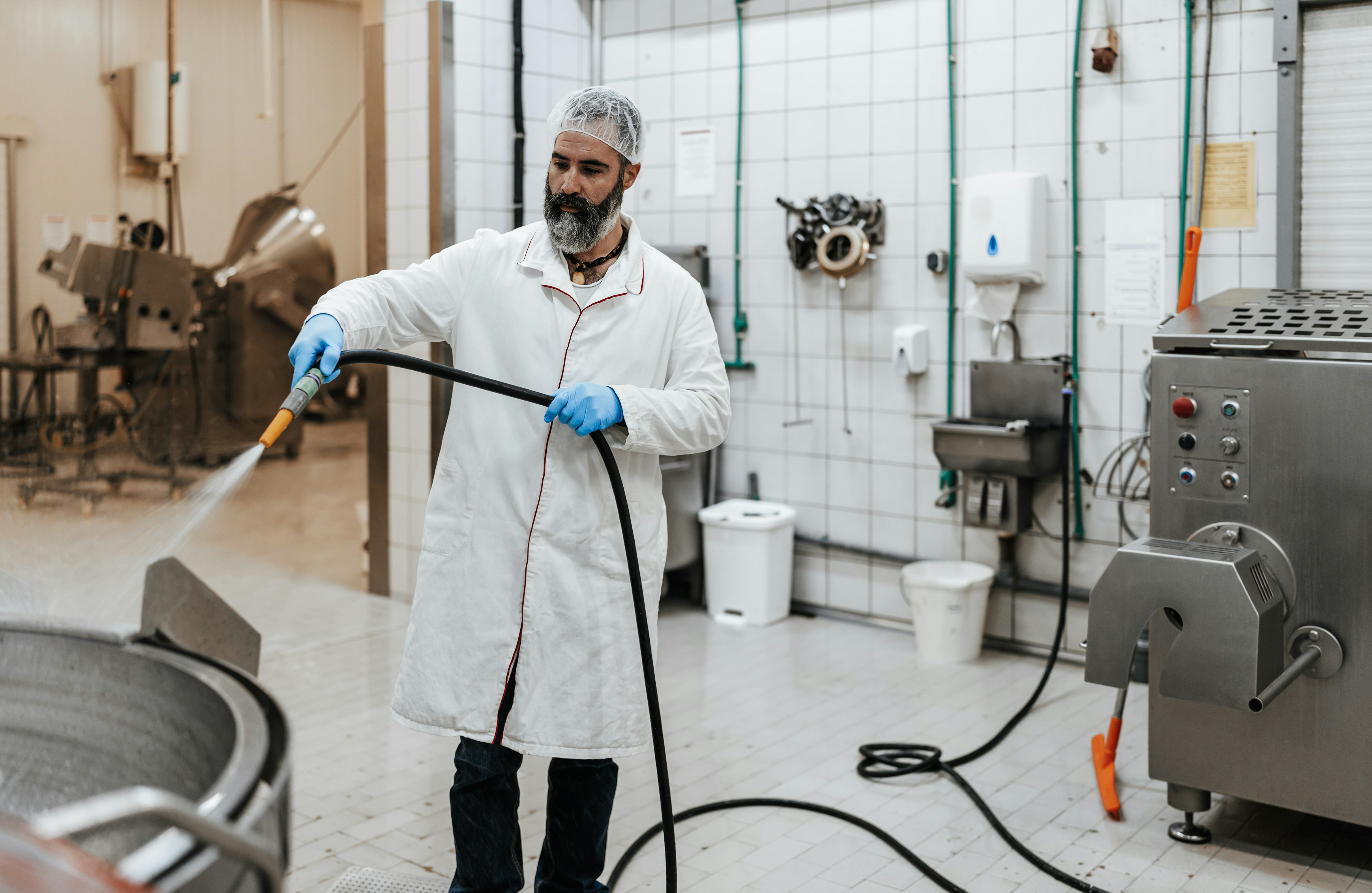 Cleaning and Sanitizing in Food Processing and Handling Environments Part I: Cleaning